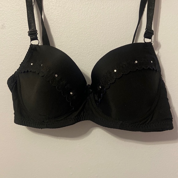 Women’s black bra - Picture 1 of 1